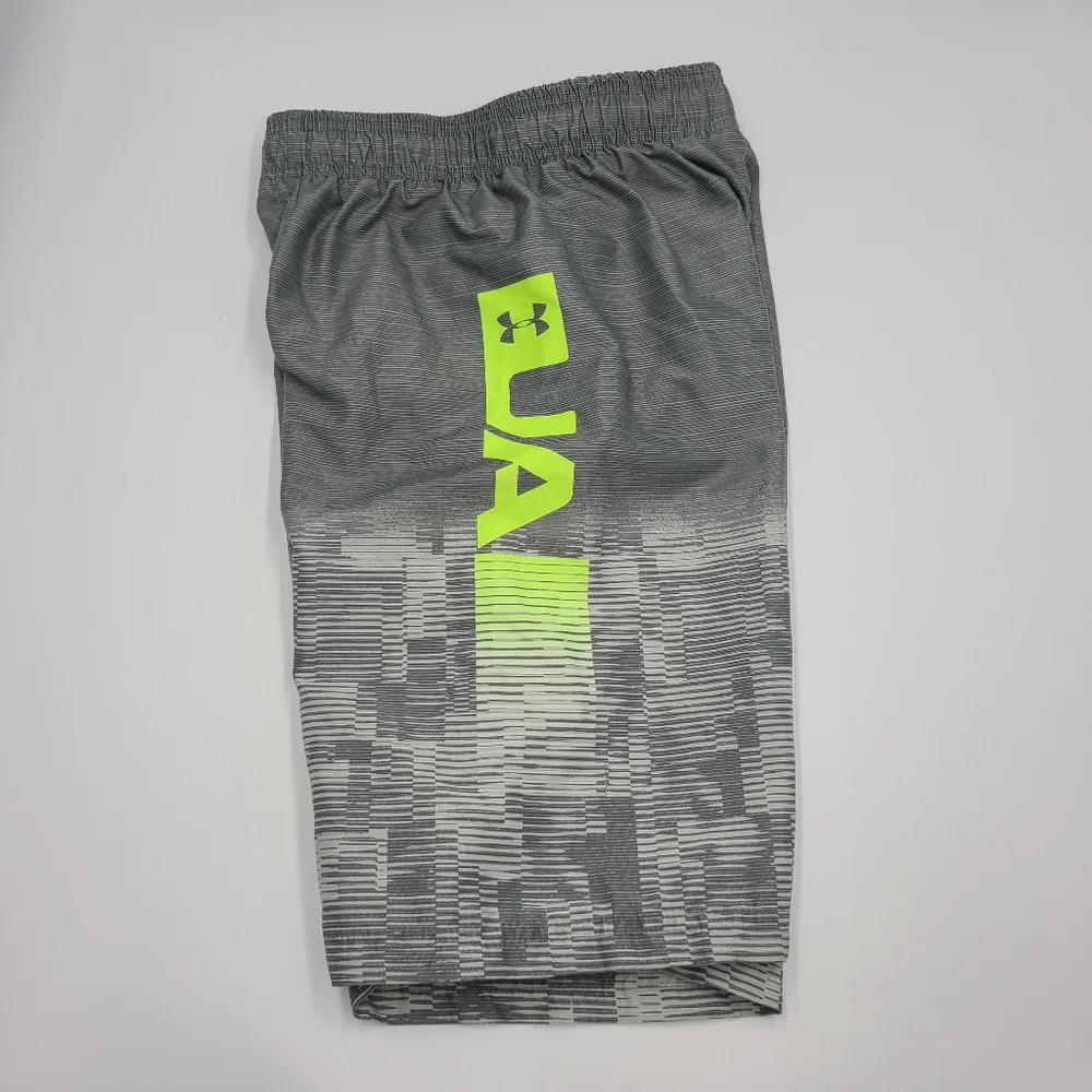 Under Armour boys' swim trunks size M